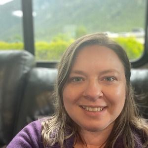 Meet your Posher, Laura-lynn